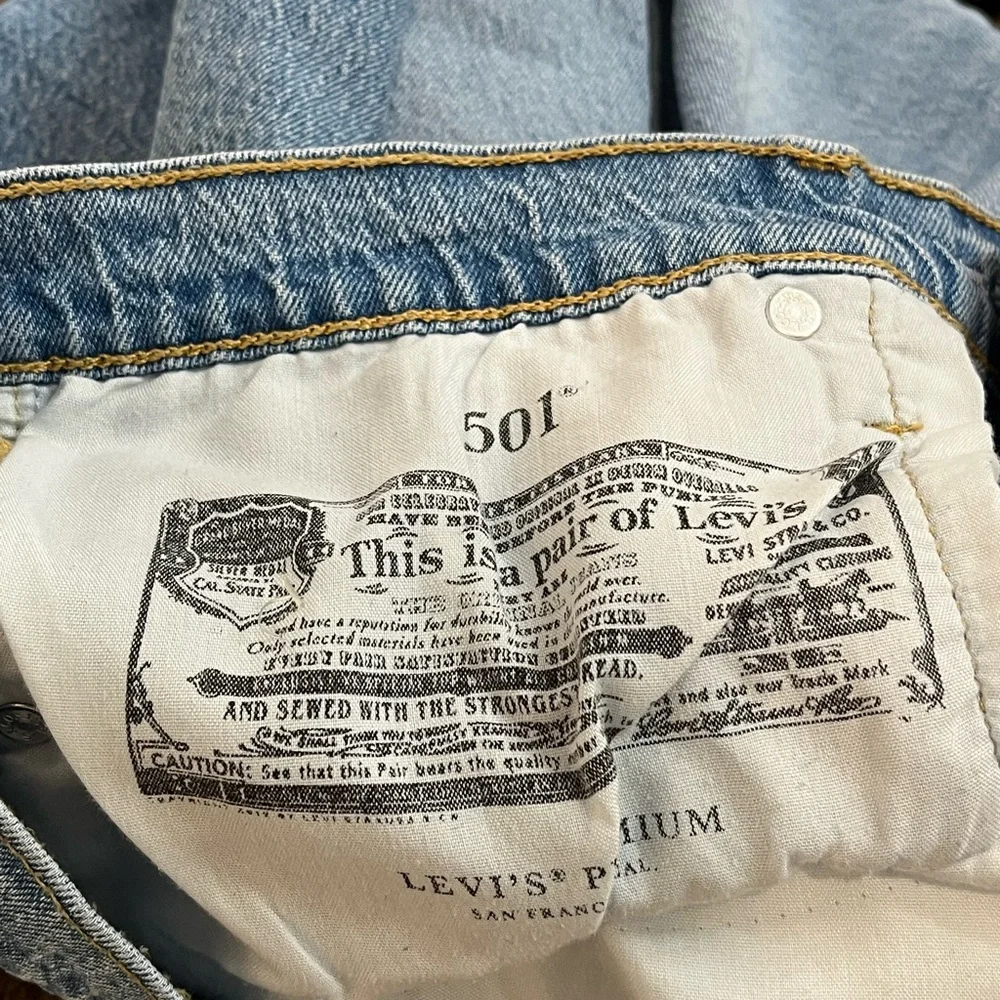 Levi’s 501 Mid-thigh Shorts - Picture 12 of 13